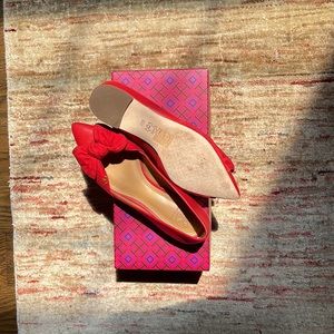 Beautiful red flats Tory Burch - can’t go wrong!  Great condition with box!